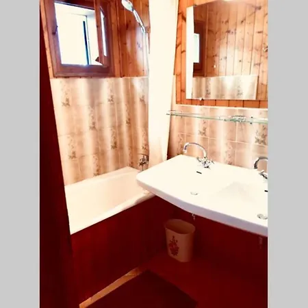 Apartment Dans *